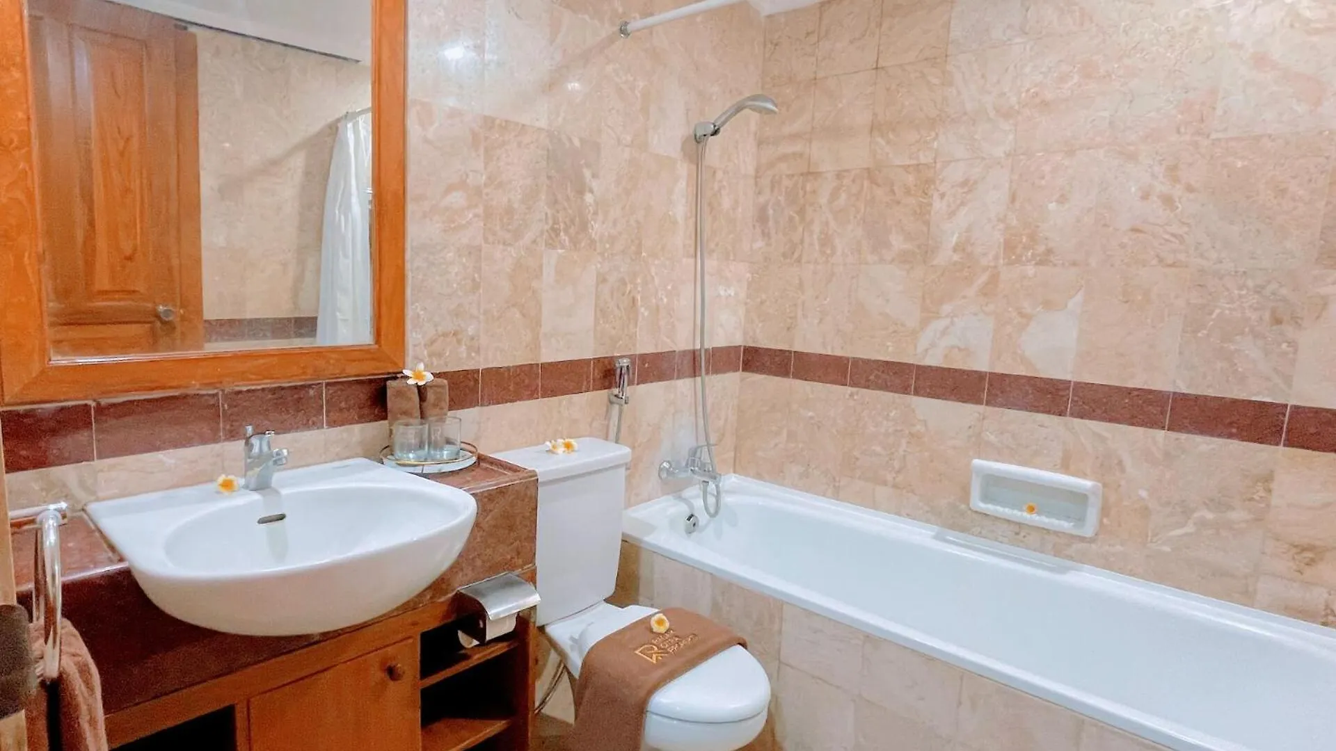 Suite Hotel Apartment Legian By Rcp Seminyak Aparthotel